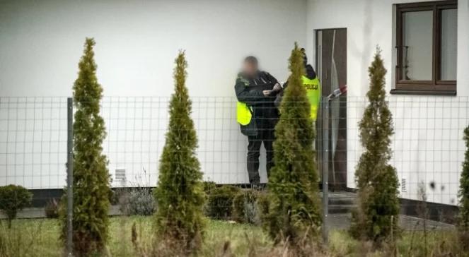 Brutalne zabójstwo w Rakowiskach. 18-latek przyznał, że zabił rodziców. Nie działał sam