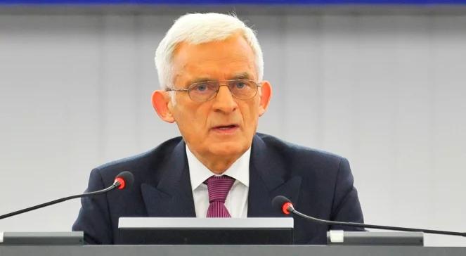 Buzek o Obamie: powinien odwiedzić obóz