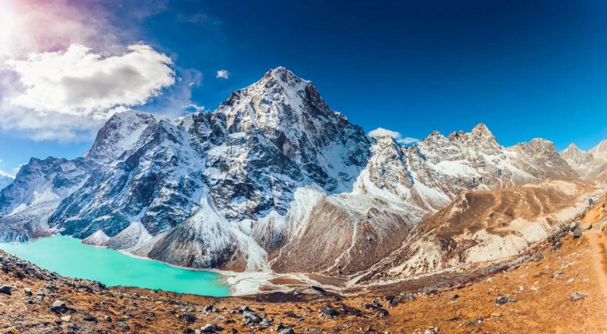 15 tys. dolarów na Mount Everest. Zniosą opłaty za niektóre wejścia