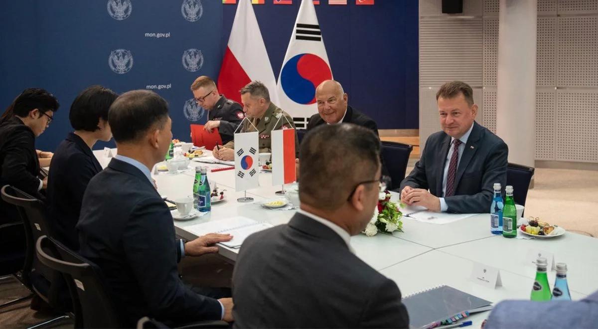 Mariusz Błaszczak spotkał się z wiceministrem obrony Korei Płd. Rozmowy o wzmacnianiu Wojska Polskiego