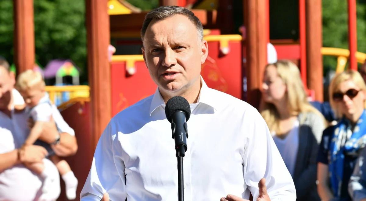Zakaz adopcji dzieci przez pary jednopłciowe. Prezydent przedstawi projekt zmiany konstytucji