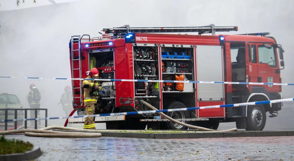 Pożar domu pod Warszawą. Rodzice z dziećmi w szpitalu