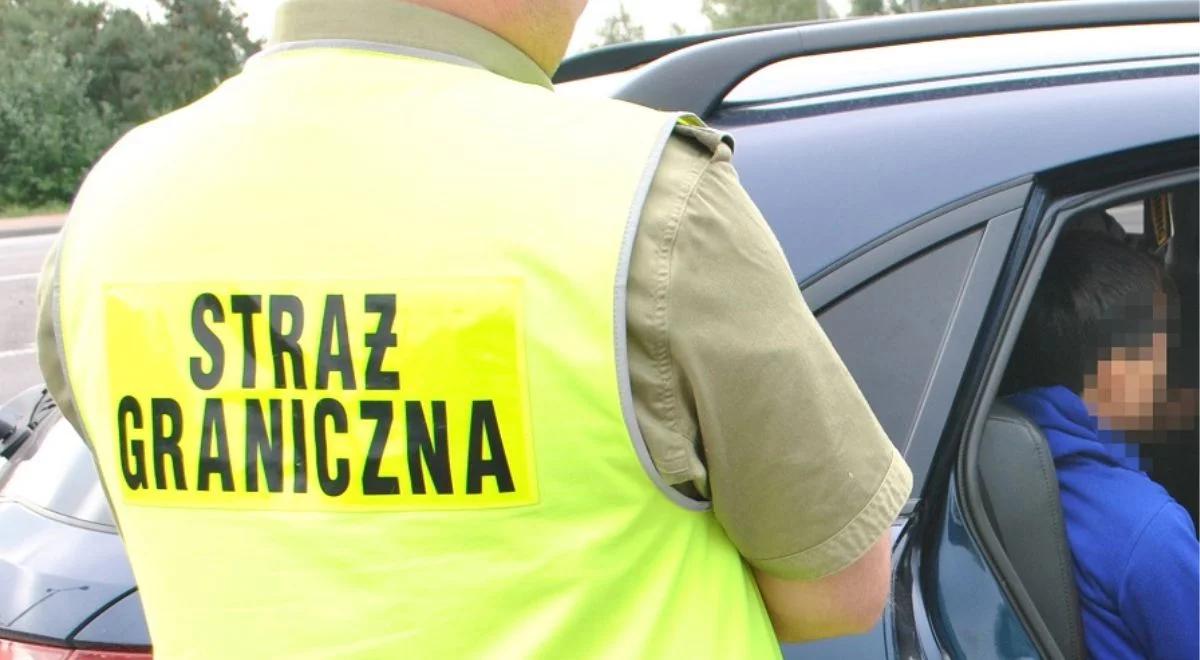 Kurier przewiózł migrantów przez litewsko-polską granicę. SG zatrzymała Azera
