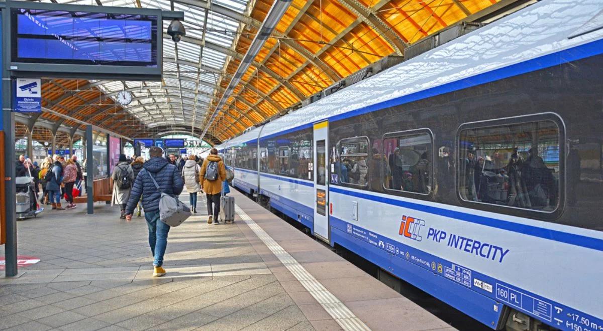 Łatwiejsze podróże w Wielkanoc. Więcej pociągów i dodatkowe wagony w PKP IC