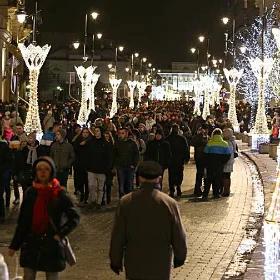 Rozbłysły miliony światełek. Warszawa czaruje przed świętami