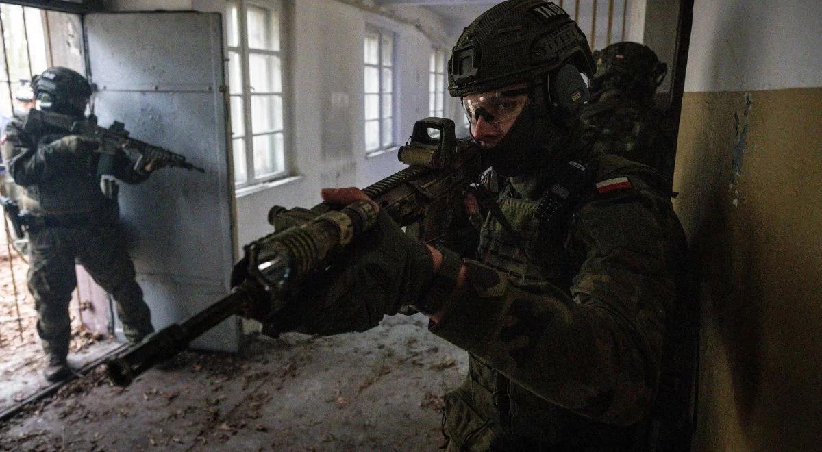 Szturm terytorialsów z rangersami. Pierwszy w Polsce "Urban Course" z udziałem brytyjskich komandosów