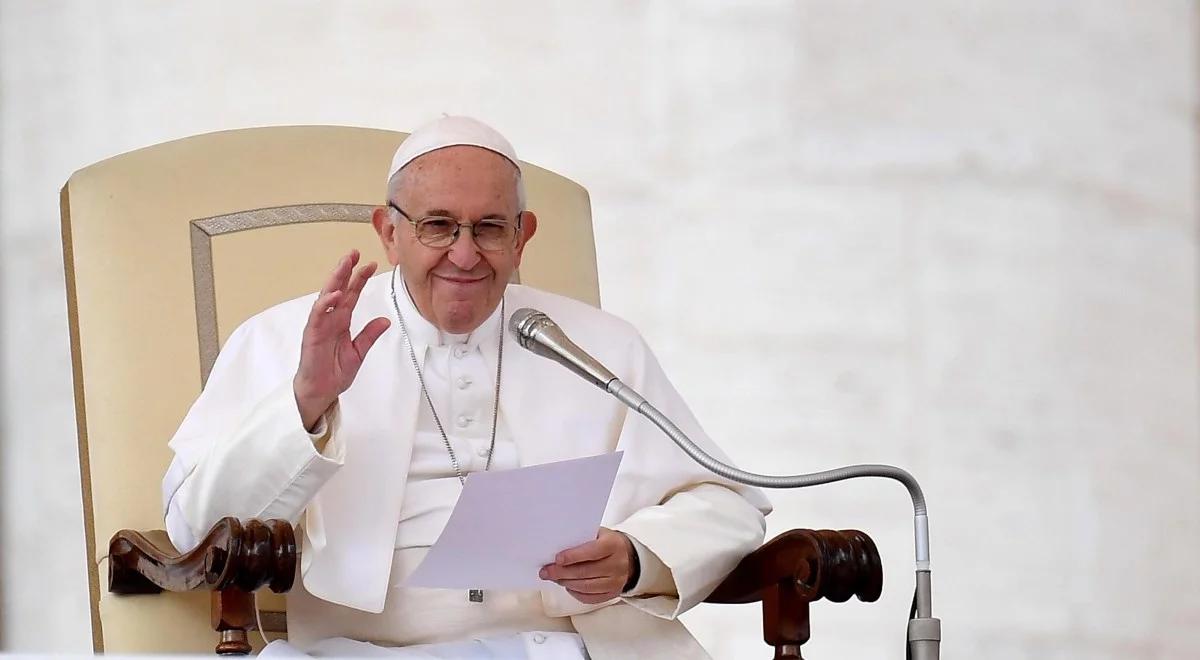 Papież Franciszek: święci są blisko nas, to nasi najprawdziwsi bracia i siostry