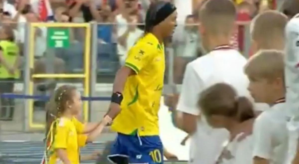 Ronaldinho Show w Chorzowie - mecz legend Polska - Brazylia.  "Naznaczony przez Boga" powitany