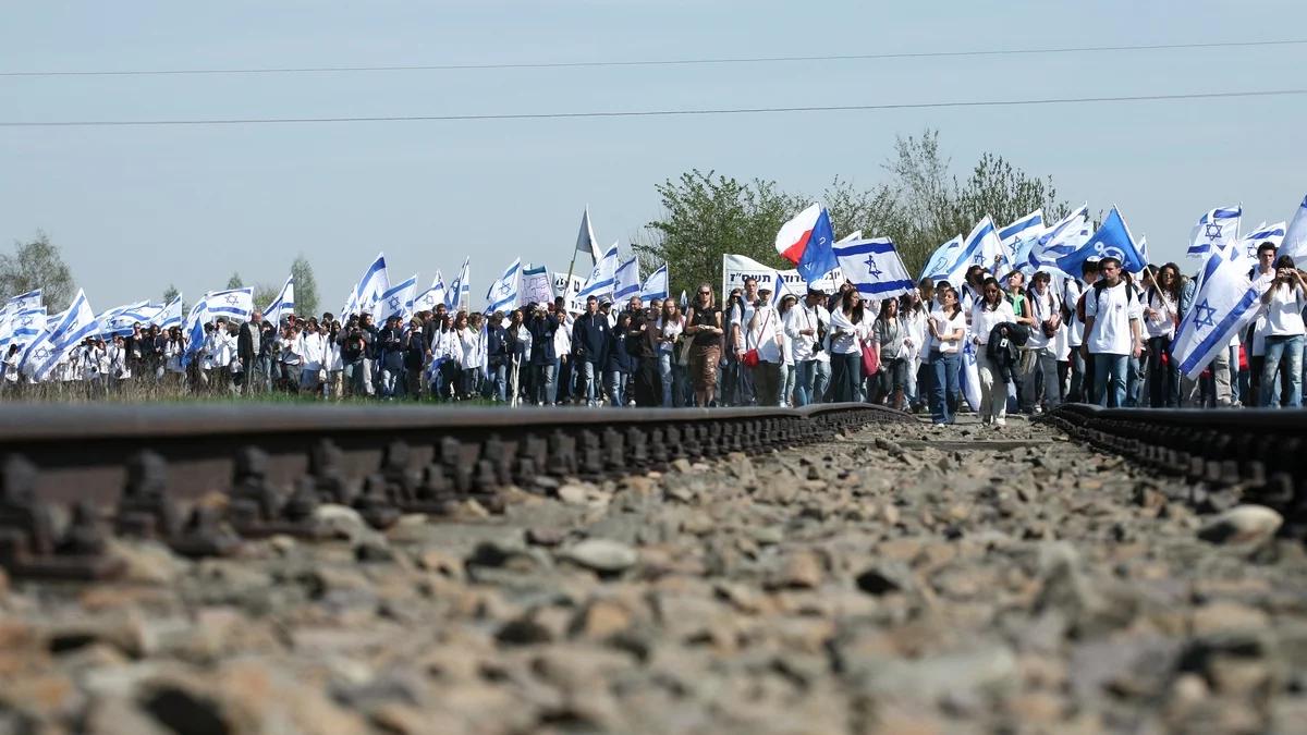 Wyraz pamięci o ofiarach Holokaustu. Żydzi i Polacy przejdą w Marszu Żywych w Auschwitz