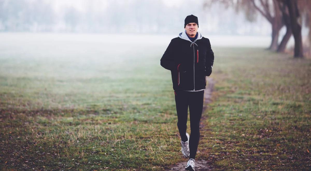 Wychodzenie z kwarantanny pomaga firmom sprzedającym odzież sportową