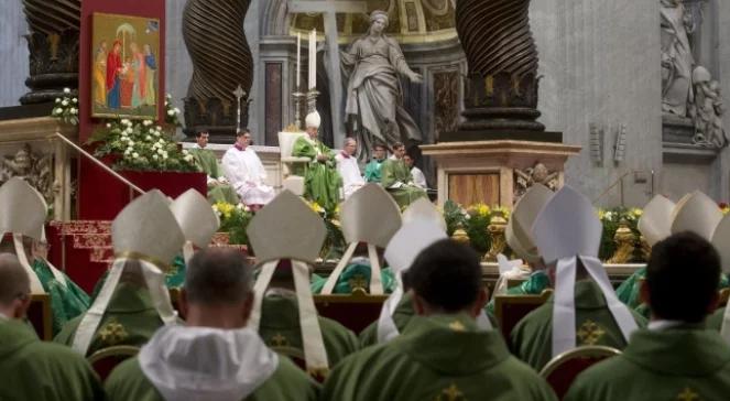 Papież: jedna Biblia w każdej rodzinie. Ale nie na półce, tylko pod ręką