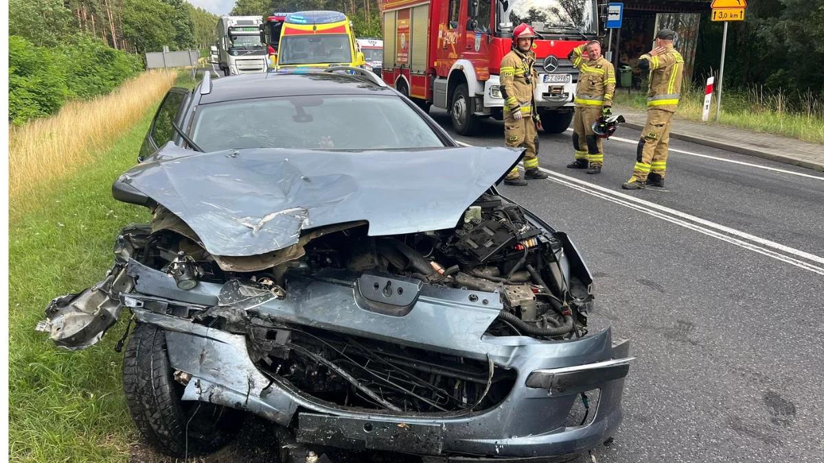 Wypadek w Lubuskiem. Dzieci ranne w zderzeniu dwóch aut. Duże utrudnienia