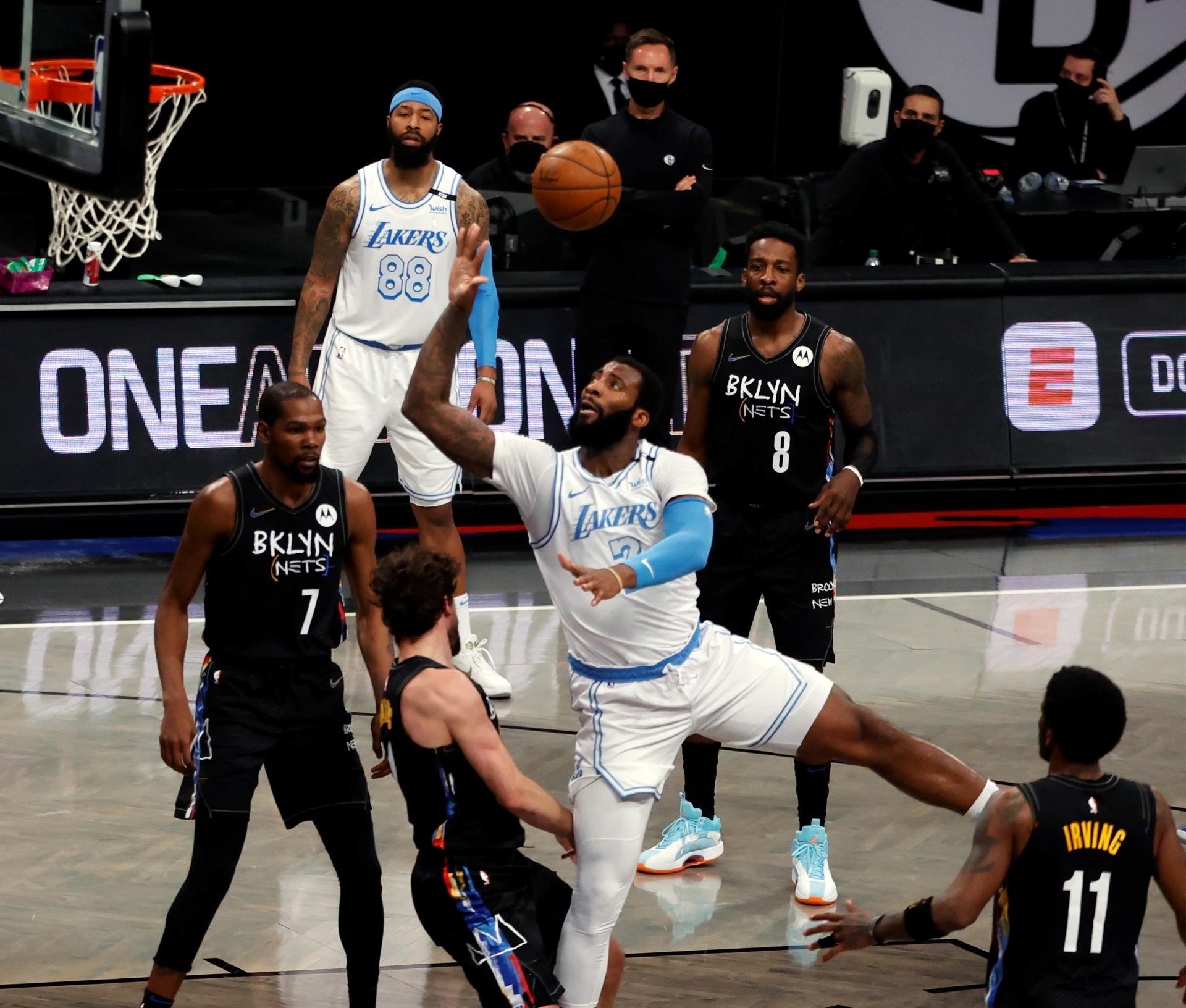 NBA: wygrana Los Angeles Lakers w pojedynku faworytów