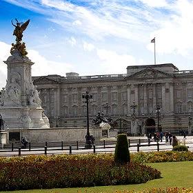 Mężczyzna z nożem próbował wejść do Pałacu Buckingham 
