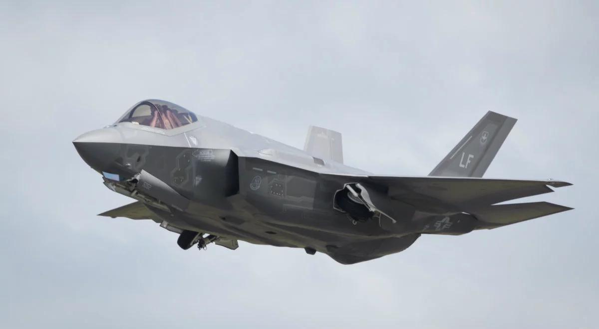 Trzy rosyjskie samoloty zbliżyły się do polskiej granicy. Poderwano myśliwce F-35