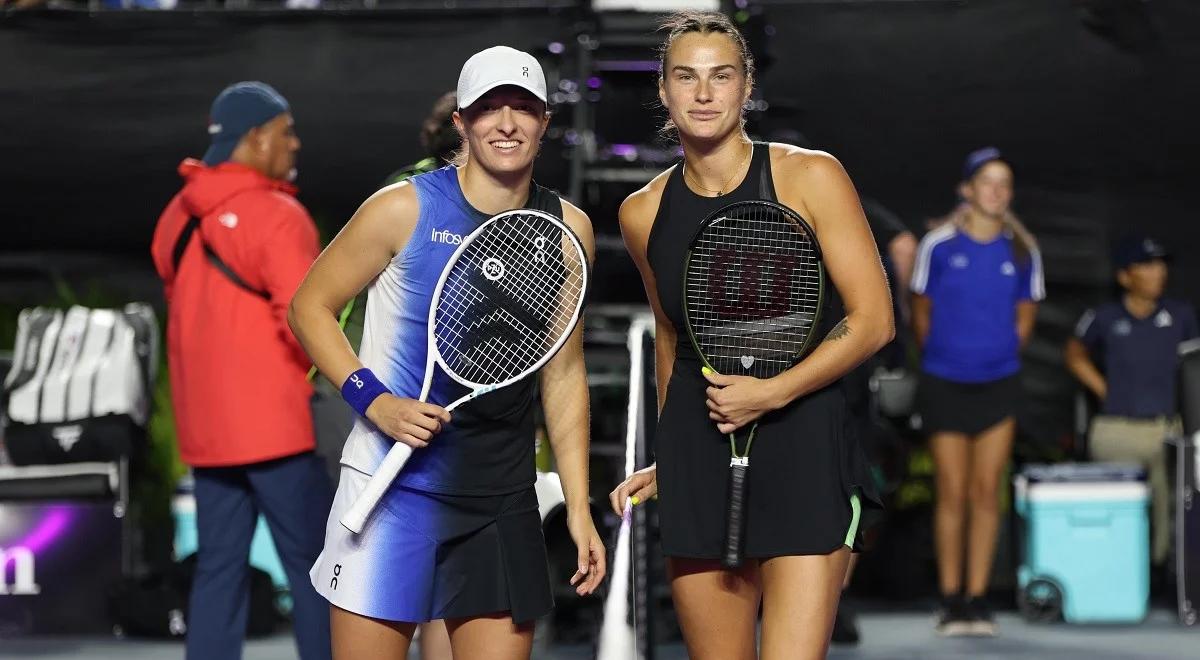 World Tennis League 2023: "polska" drużyna powalczy o przełamanie. Mecz Świątek - Sabalenka hitem dnia