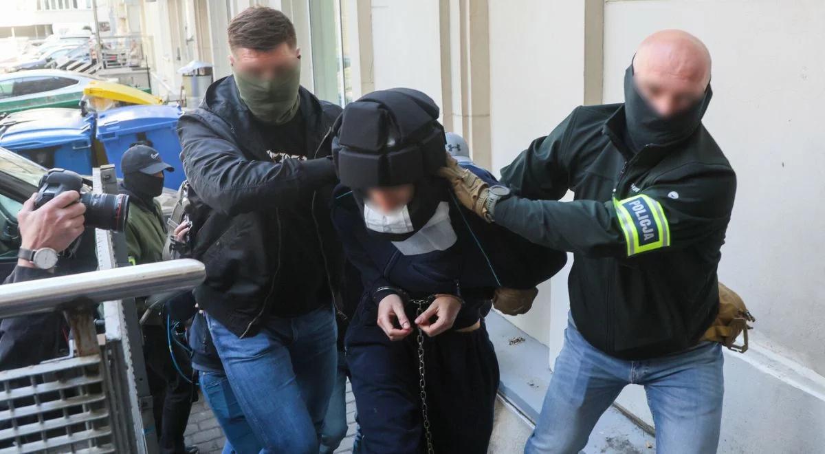Sprawca zbrodni na UW usłyszał zarzuty. Prokuratura ujawnia jego tożsamość