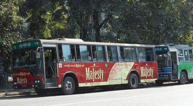 Tragiczny wypadek w Birmie. Autobus stanął w płomieniach