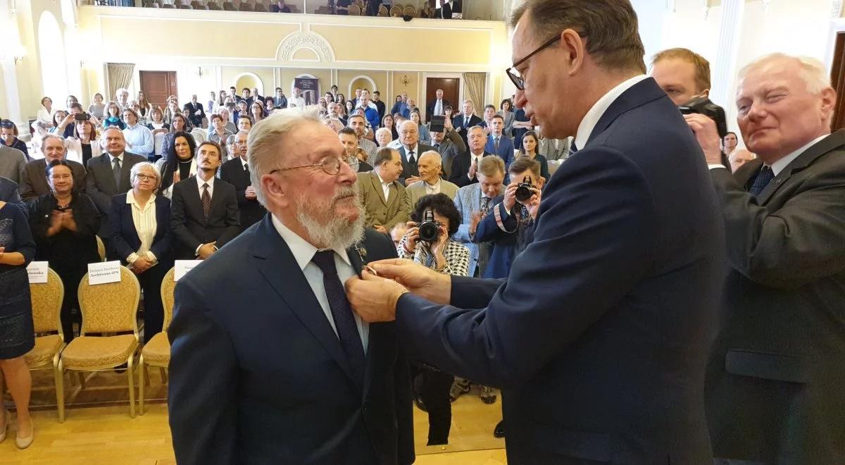 Zapomniani bohaterowie odznaczeni. Prezes IPN uhonorował działaczy Grup Oporu "Solidarni"