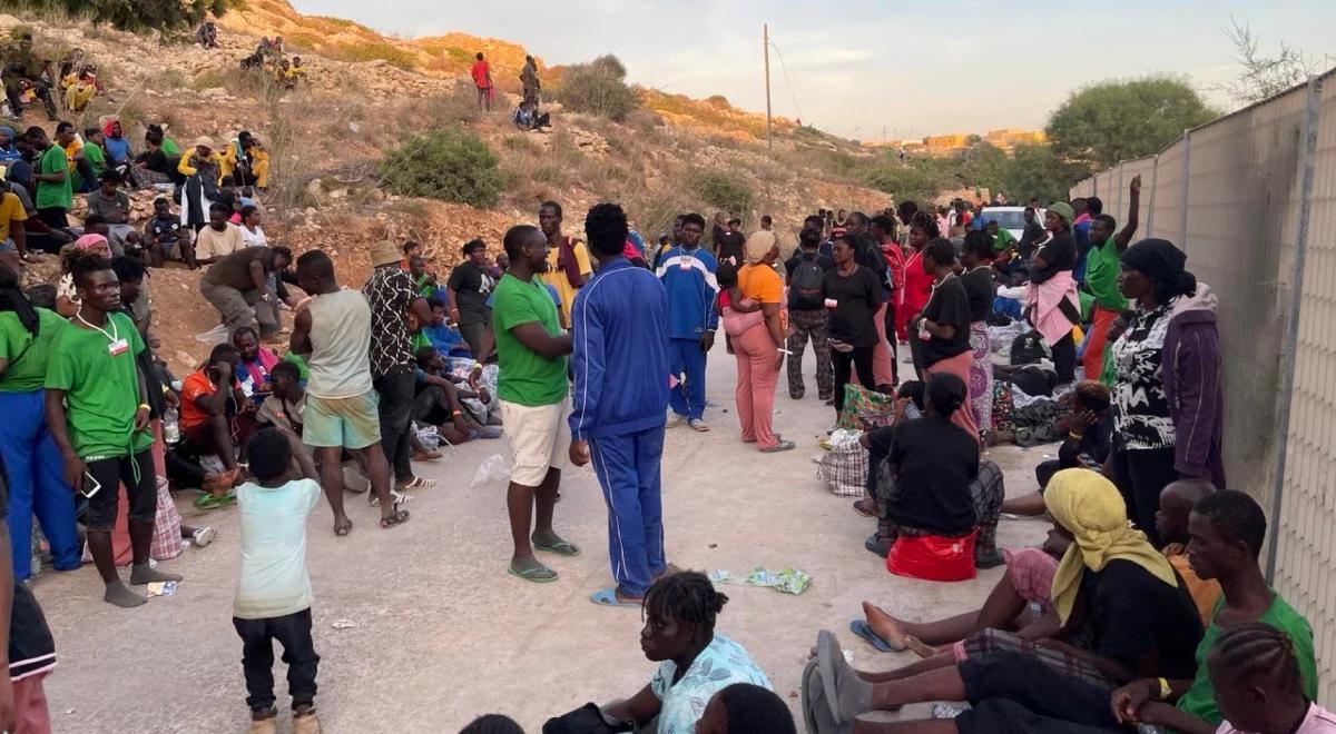 Lampedusa: migranci uciekli z ośrodka i rozbiegli się po wyspie. Mowa o setkach osób