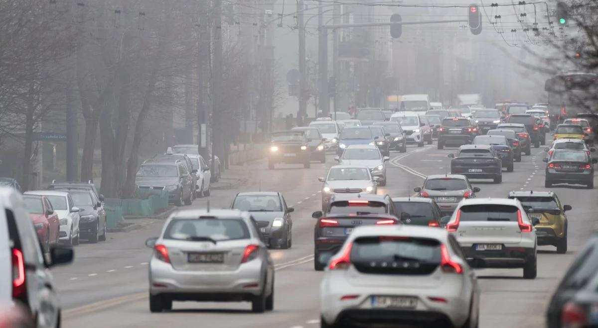 Mgły ograniczające widzialność do 300 m. Synoptyczka IMGW ostrzega