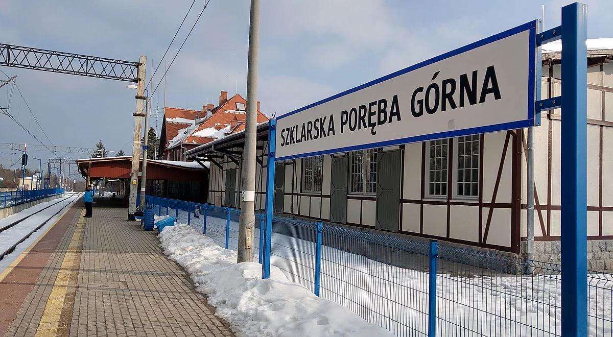 Zabytkowy dworzec w Szklarskiej Porębie znów służy podróżnym