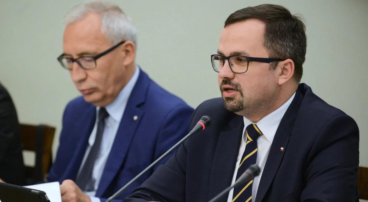 Doradca komisji sejmowej "Przyjazne państwo" stanie przed komisją śledczą ds. VAT