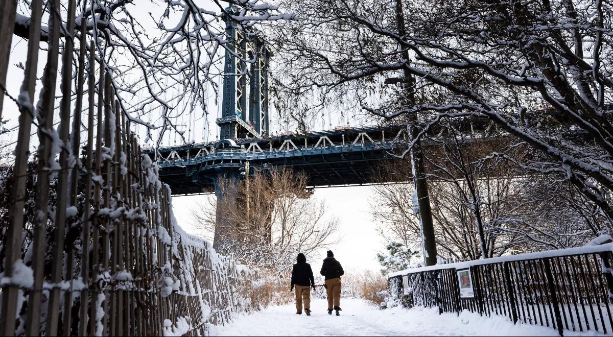 Nowy Jork, New Jersey i Connecticut pod śniegiem. Ogromne utrudnienia w komunikacji