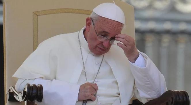 Encyklika na cztery ręce. Franciszek kończy dzieło Benedykta