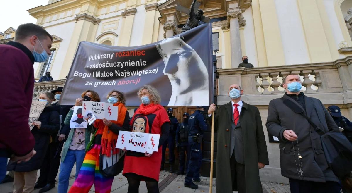 Ataki na kościoły po orzeczeniu TK. Prof. Reginia-Zacharski: pewna granica została przekroczona