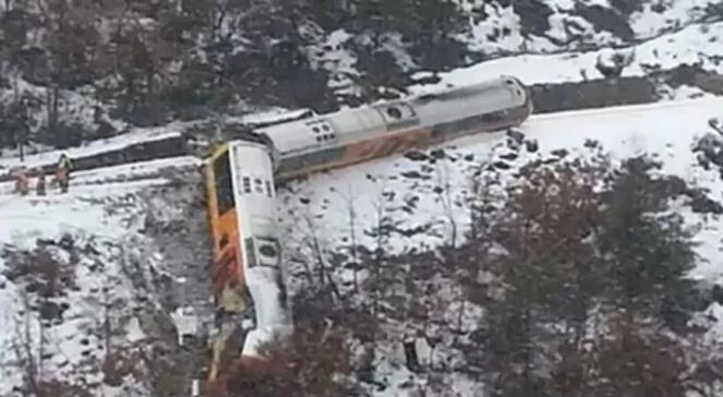 Wykoleił się pociąg we francuskich Alpach. 2 osoby nie żyją