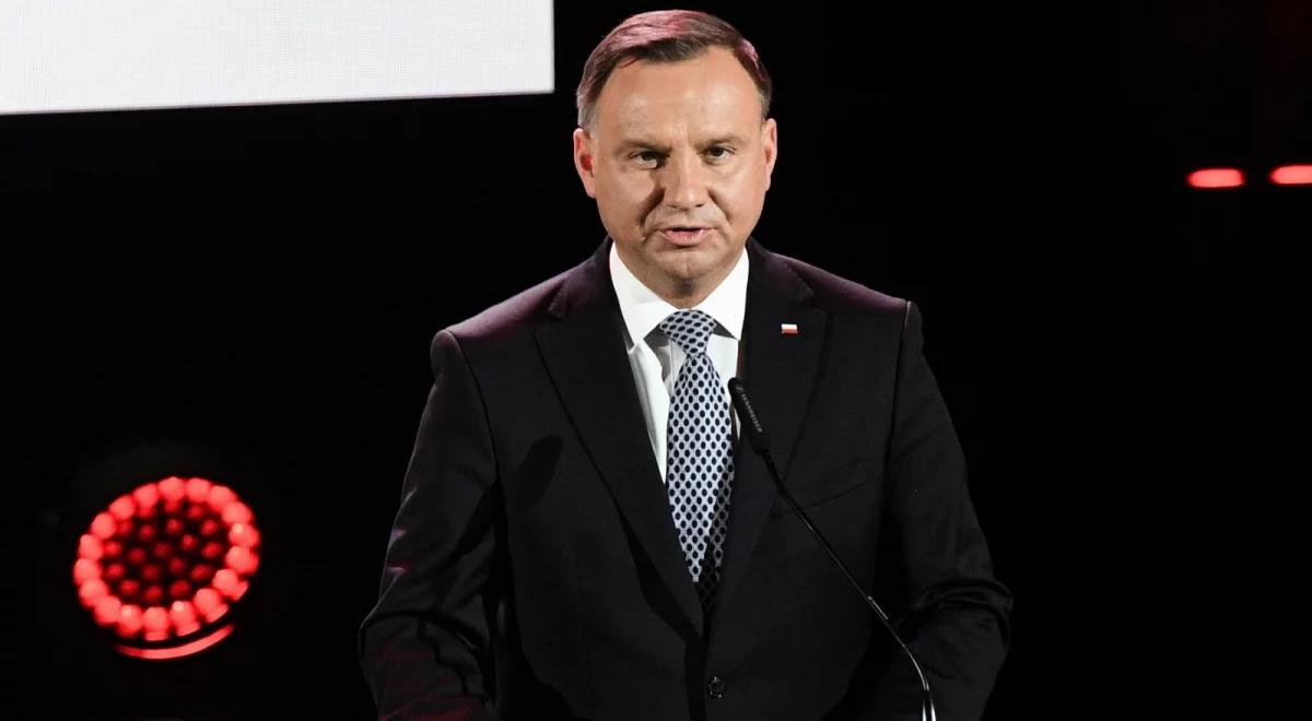 Prezydent Andrzej Duda: nie mieszkamy w Belwederze. To fake news