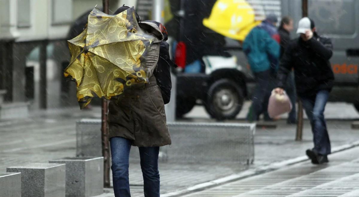 Wichury i intensywne opady deszczu. Kilkaset interwencji strażaków w całej Polsce