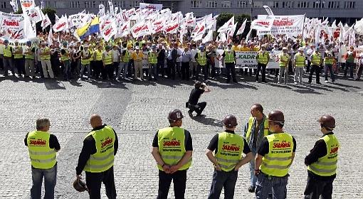 Protesty związkowców w całej Polsce. "Polityka wasza, bieda nasza"