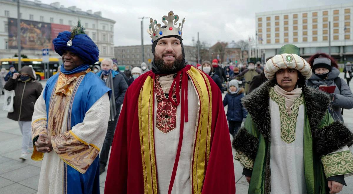 "Panu dzięki oddawajmy". Symboliczny Orszak Trzech Króli w Warszawie 