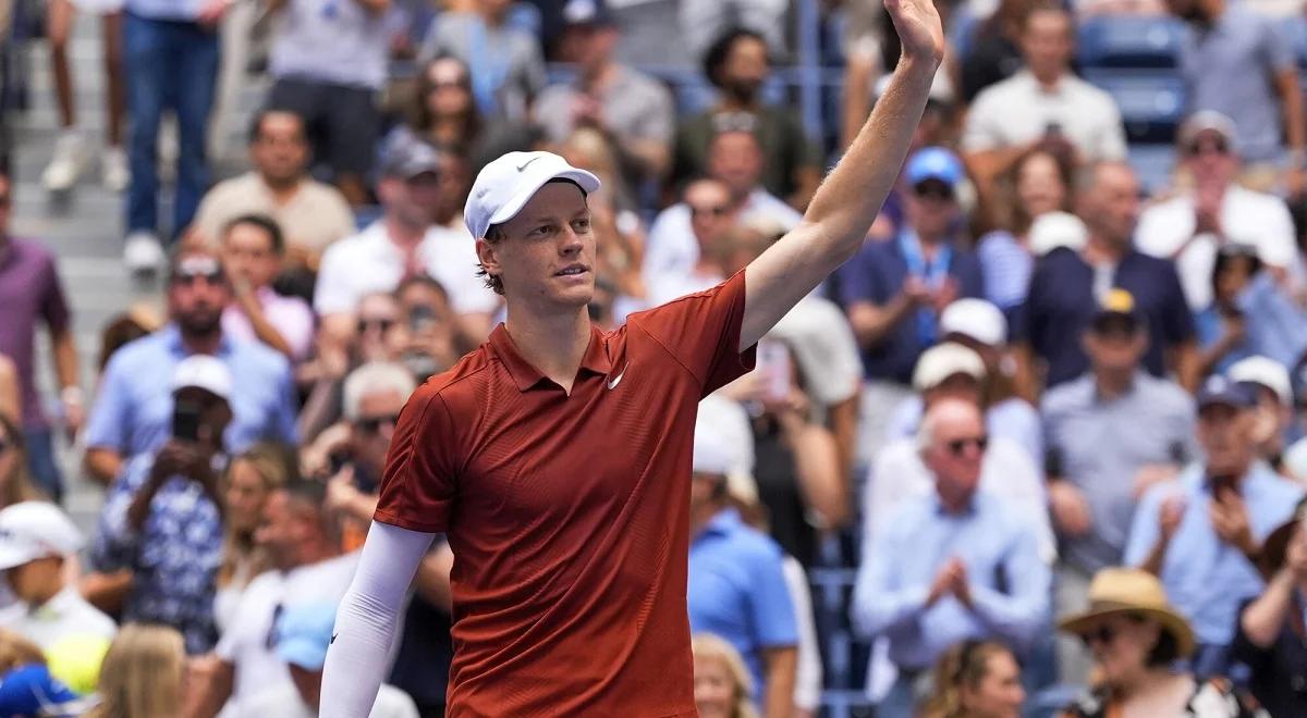 Błyskawiczna wygrana Sinnera. Lider rankingu gra dalej w US Open