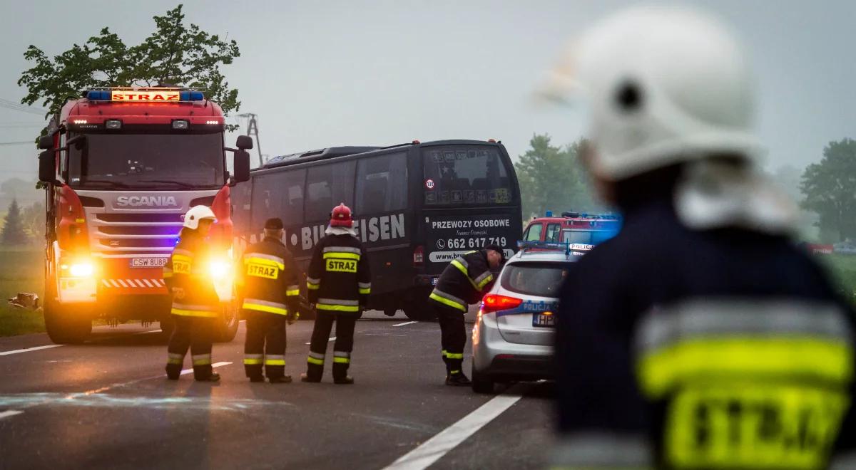 Wypadek autokaru z dziećmi w Wielkopolsce. 10 osób jest rannych