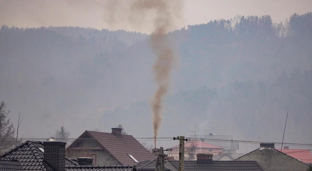 RCB ostrzega przed smogiem. Ostrzeżenia w kilku województwach