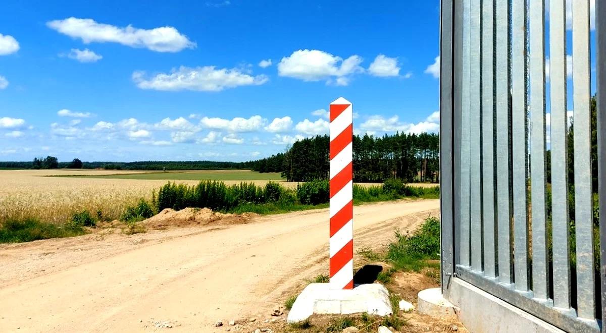 500 zł mandatu za selfie. Turystka złamała zakaz wejścia na pas drogi granicznej