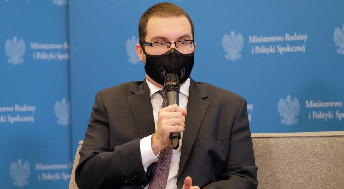Ustawa o radach młodzieżowych. Piotr Mazurek: powstała w dialogu z samorządowcami i młodymi ludźmi