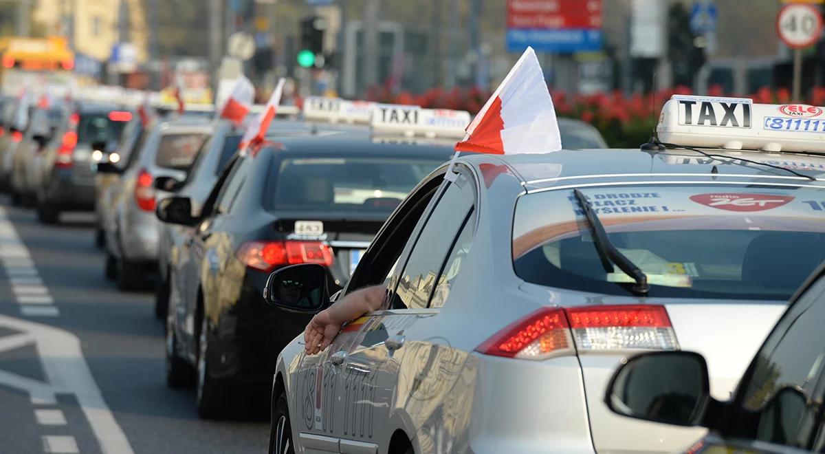 Protest taksówkarzy w Warszawie. Mają dość nieuczciwej konkurencji