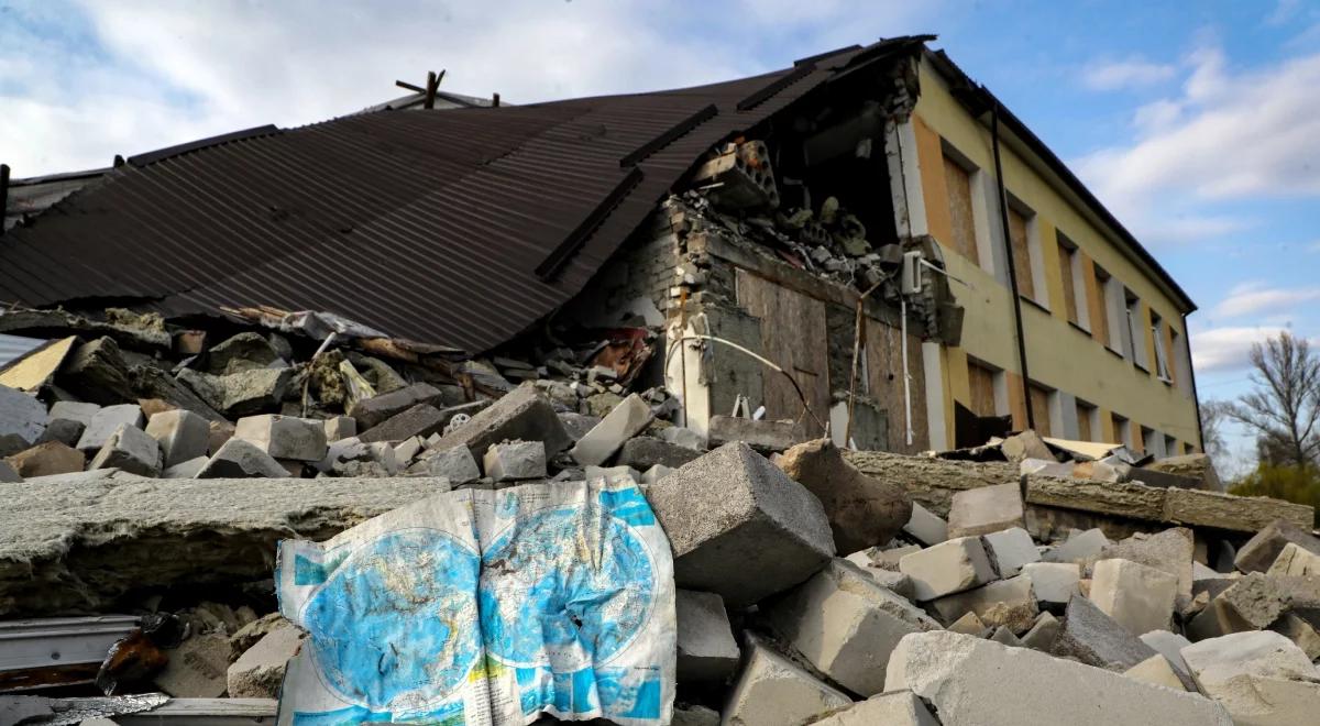 Barbarzyństwo Rosjan na Ukrainie. "Porywają ludzi, rozkradają przedszkola i cmentarze"