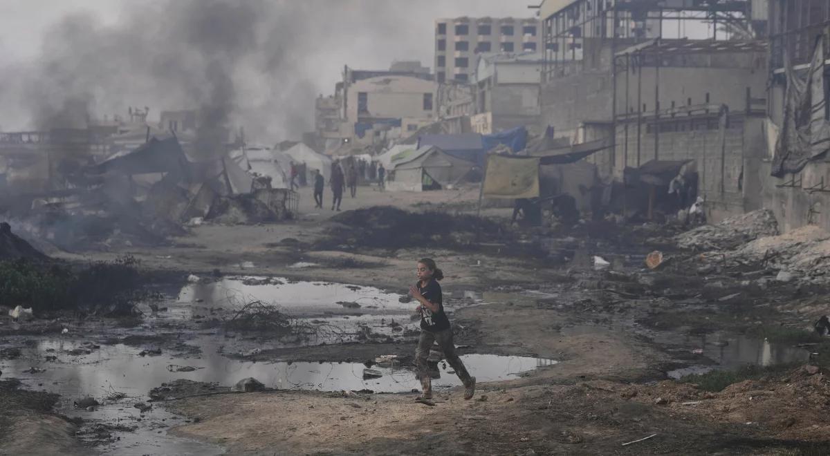 Gaza otoczona, ataki nie ustają. Giną kolejni ludzie
