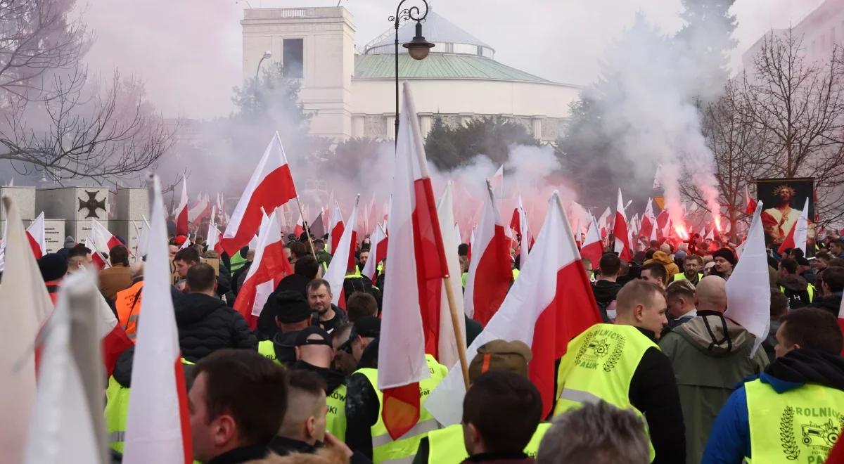 Szczyt rolniczy. Premier i władze resortu rolnictwa będą rozmawiać z protestującymi