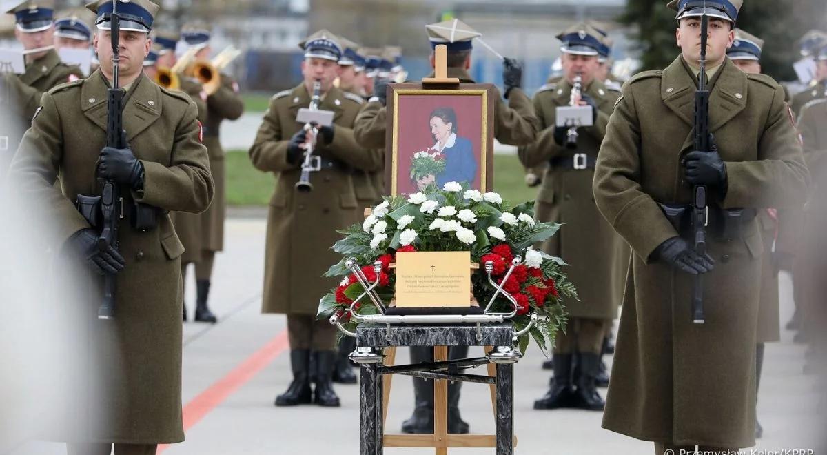 Dziś ostatnie pożegnanie Karoliny Kaczorowskiej. "Tym pogrzebem zamykamy historię II RP"