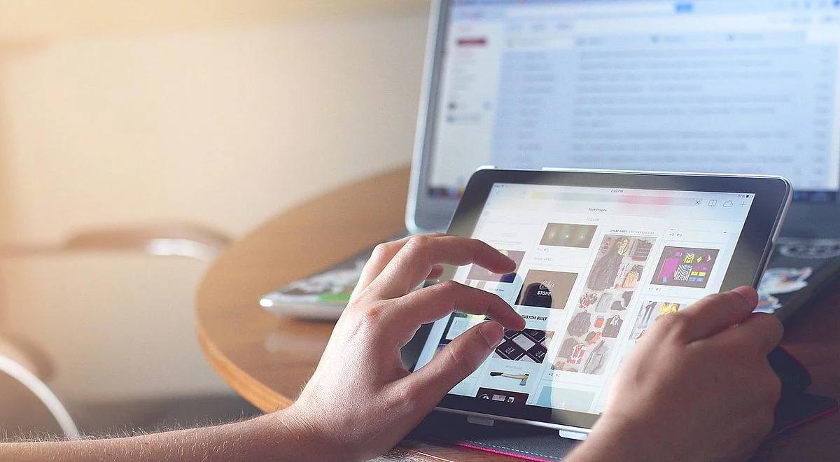 Rosja: parlamentarzyści chcą kar za obrazę władzy w internecie. Złożyli projekt ustawy