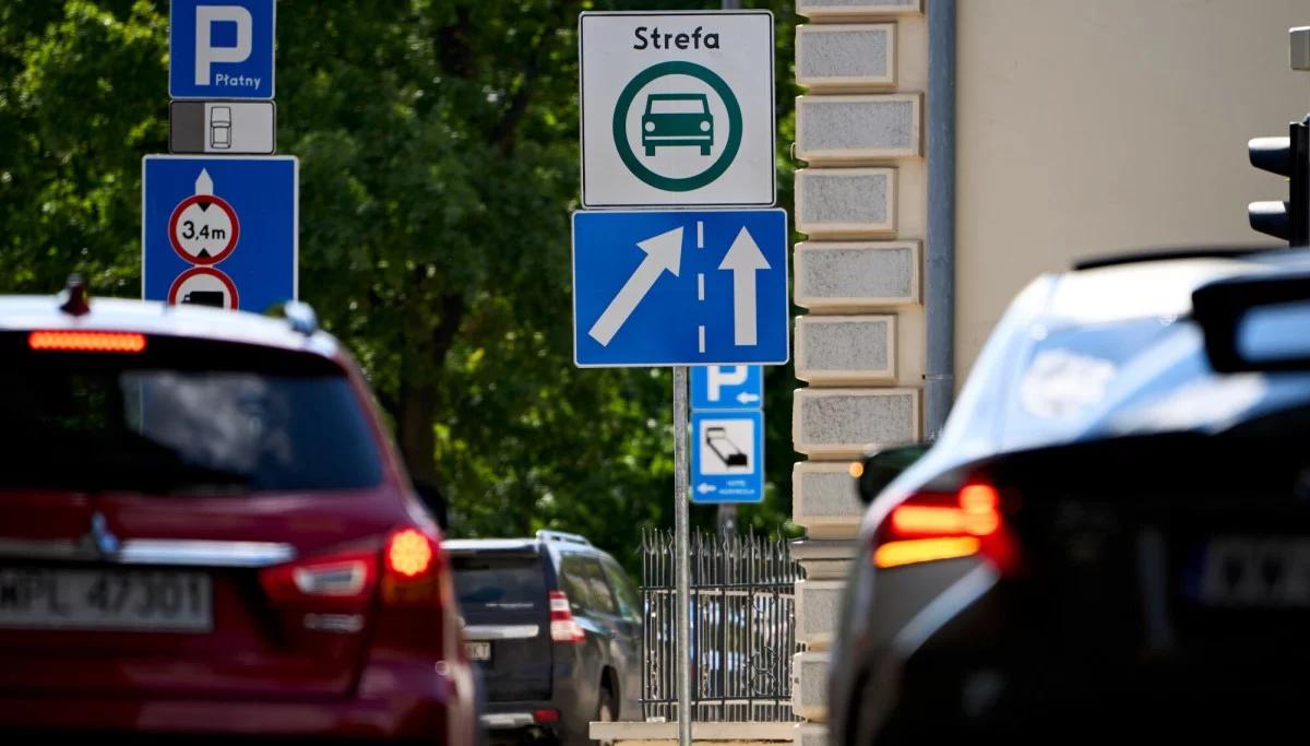 Nowa naklejka i możliwe kary. Chodzi o Strefę Czystego Transportu