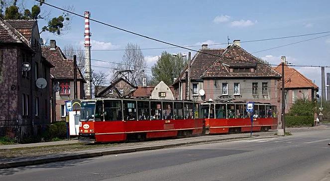 Pijana bytomianka położyła się na torach