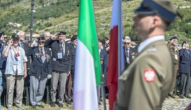 "Gest i pamięć w stosunku do kombatantów". Krzysztof Krzemiński o akcji "Rodacy Bohaterom"