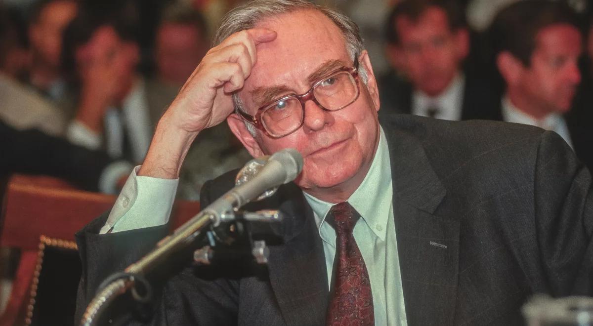 Warren Buffett zmienia skład portfela. Miliarder stawia na Apple'a i producentów ropy